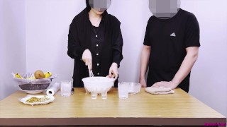 مادرناتنی کیک می پخت.من از کونم خیلی دوست دارم.جذابترین کون دادن ایرانی.قسمت اول . Step mom anal