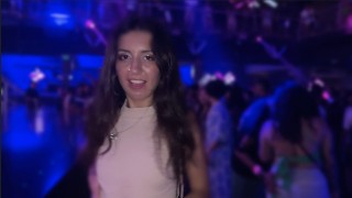 Horny girl agreed to have sex in a nightclub toilet